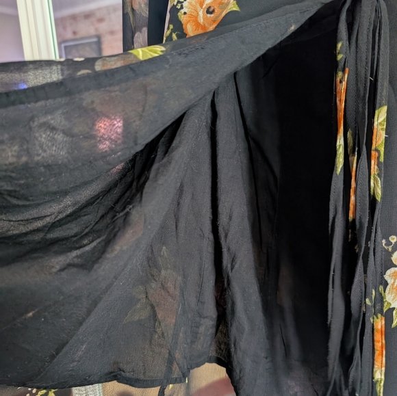 Urban Outfitters Top(46) - Picture 4 of 6